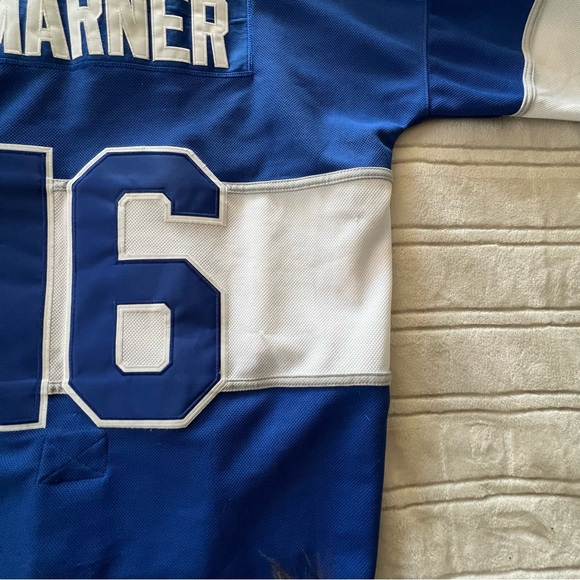 Toronto Maple Leafs Hockey jersey - Picture 4 of 9